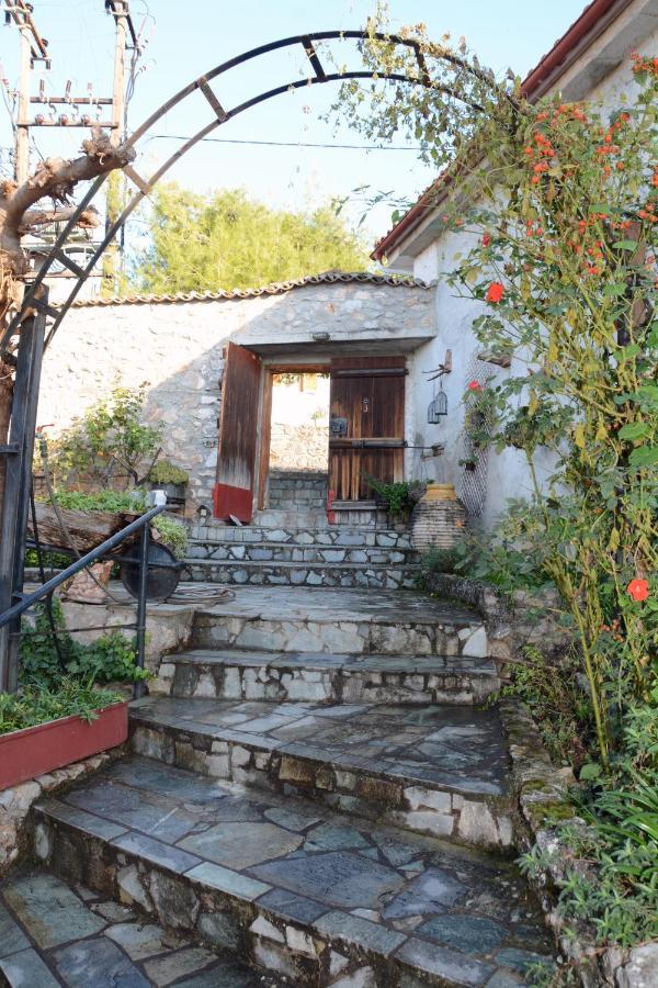 Giorgos' & Noula'S Cottage In Desfina Village- Near Delphi Экстерьер фото